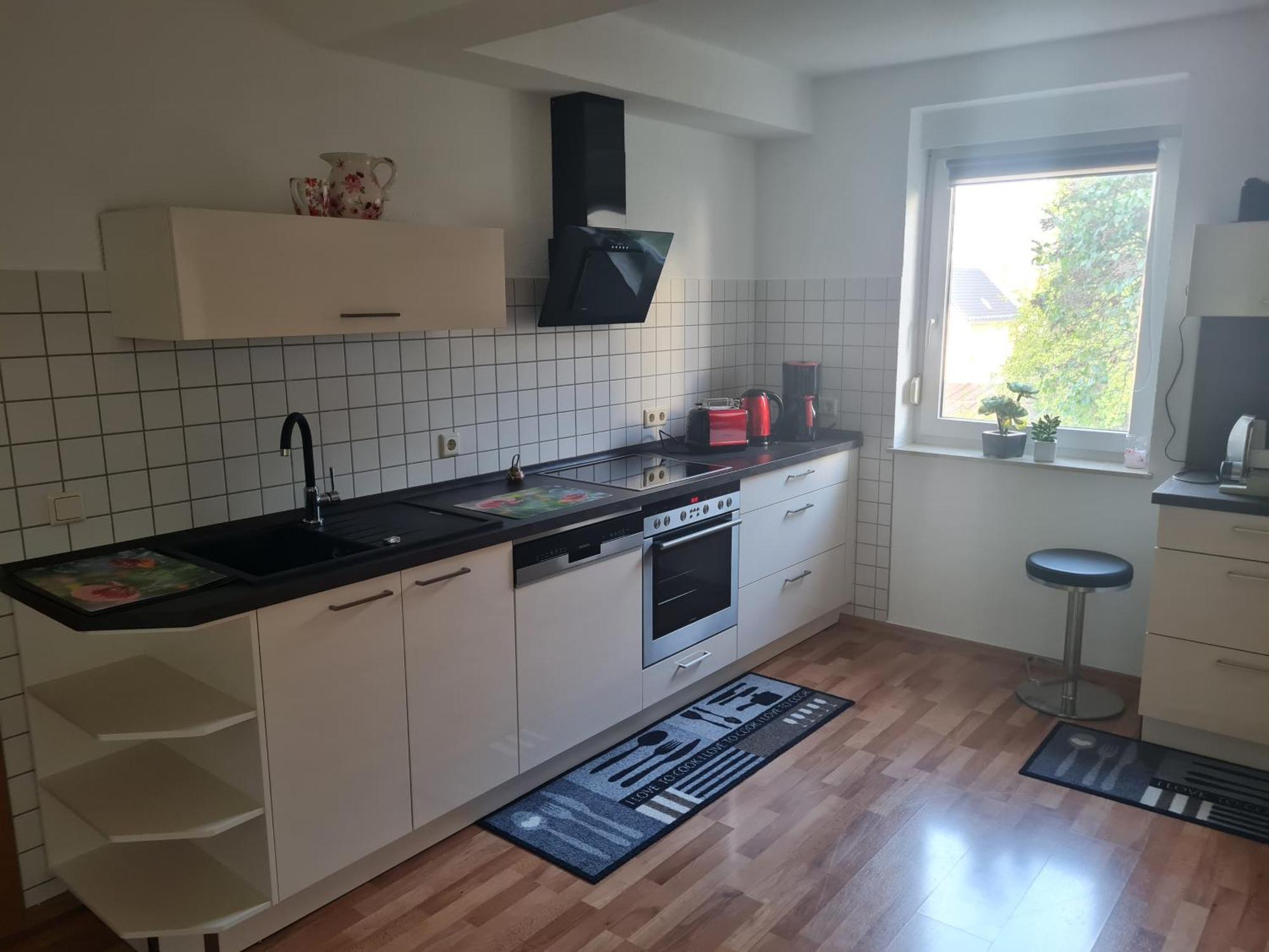 Modernisierte Wohnung, Zentral Gelegen In Historischer Altstadt Mucheln Exterior photo